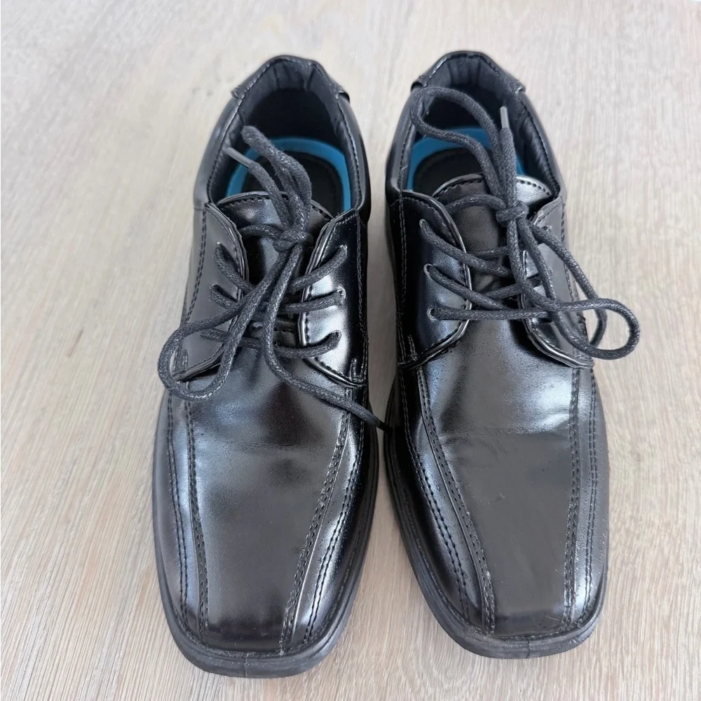 New French Toast Sleek Black Leather Boys Dress Formal Shoes Oxfords size 13